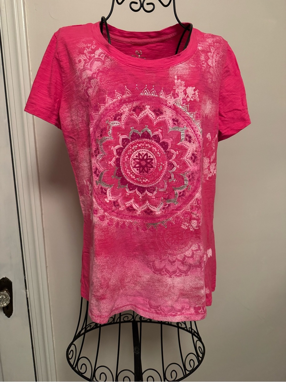 made for life Bright Hot Pink Graphic Tee. NWOT